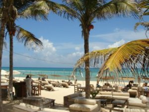 Beachfront restaurant in Cancun